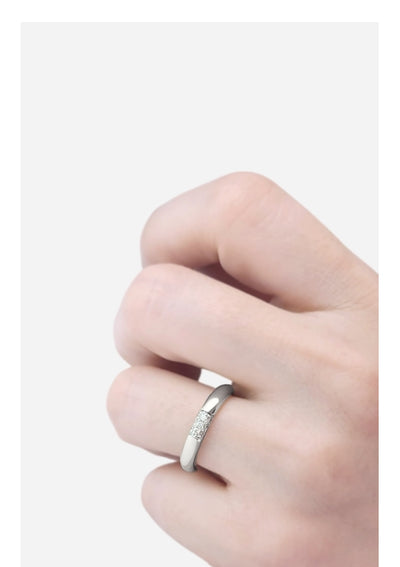 Aliança Abaulada com Diamantes Pavé, Ouro Branco - LOCKWOOD Abaulado