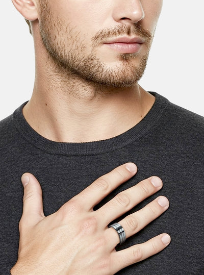 Anel Masculino Ouro Negro Paladinado e Onix Pirâmide - CARBON 6,0 mm