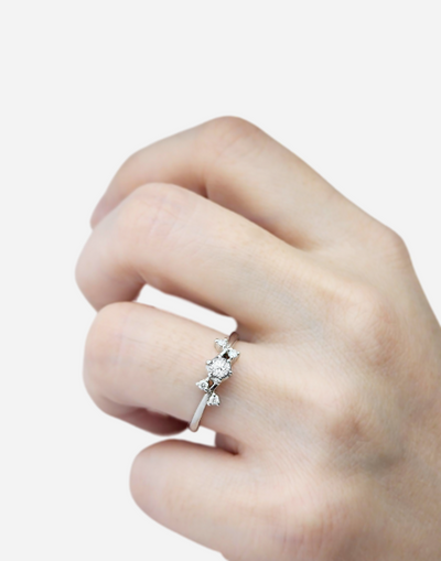 Anel Noivado de Diamantes, Ouro Branco, 25 pontos em Diamantes - IVY Diamantes