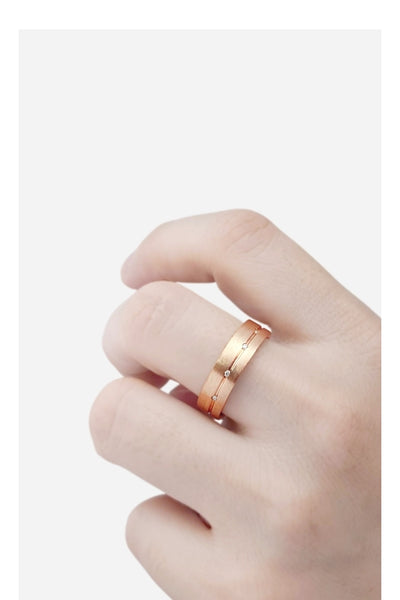 Aliança Ouro Rosé com Friso e Diamantes - TORQUE M 5,5 mm