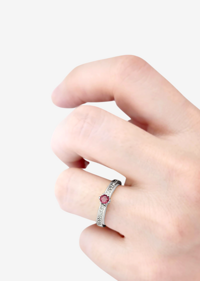 Anel Solitário de Rubi e Diamantes, Ouro Branco - INFINITO 6 Garras Rubi