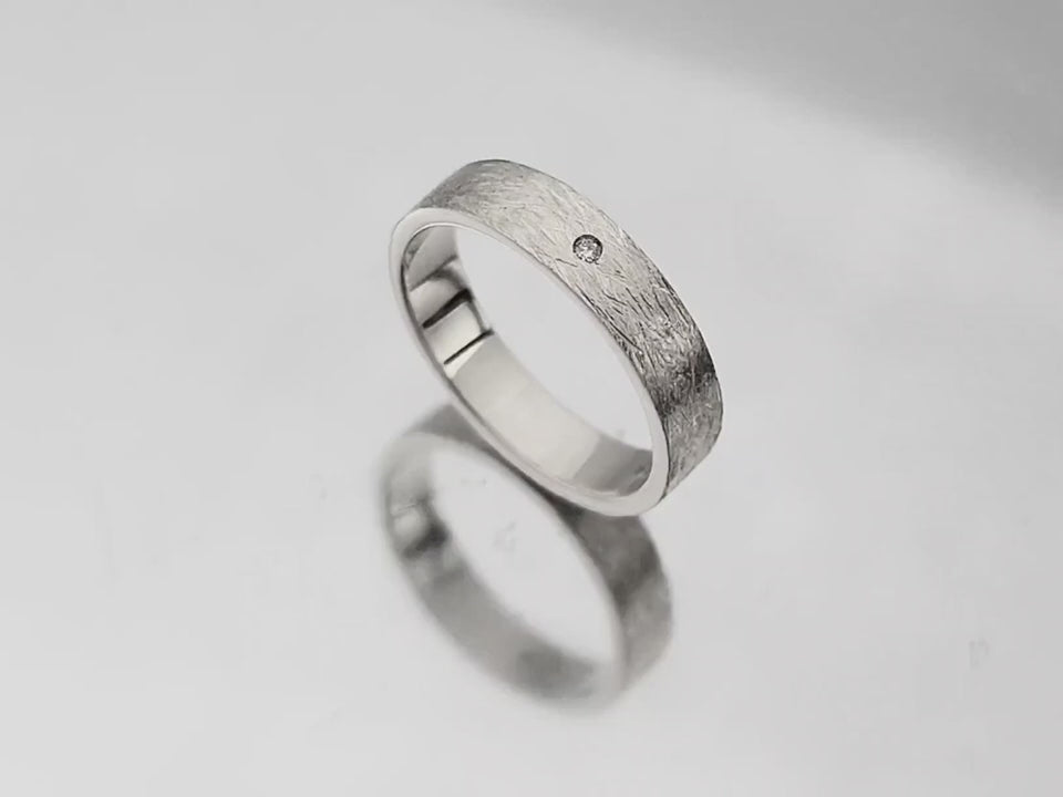 Aliança de Ouro Branco com Diamante (BAMBOO 4,5 mm)