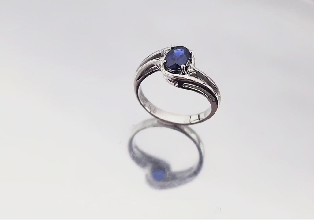 Anel de Safira em Ouro Branco - FORTUNE Azul