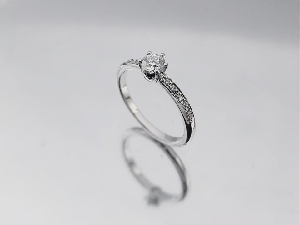 Anel Solitário de Platina, Diamante 30 pontos, 6 garras com Diamantes - THE PLATINUM COLLECTION