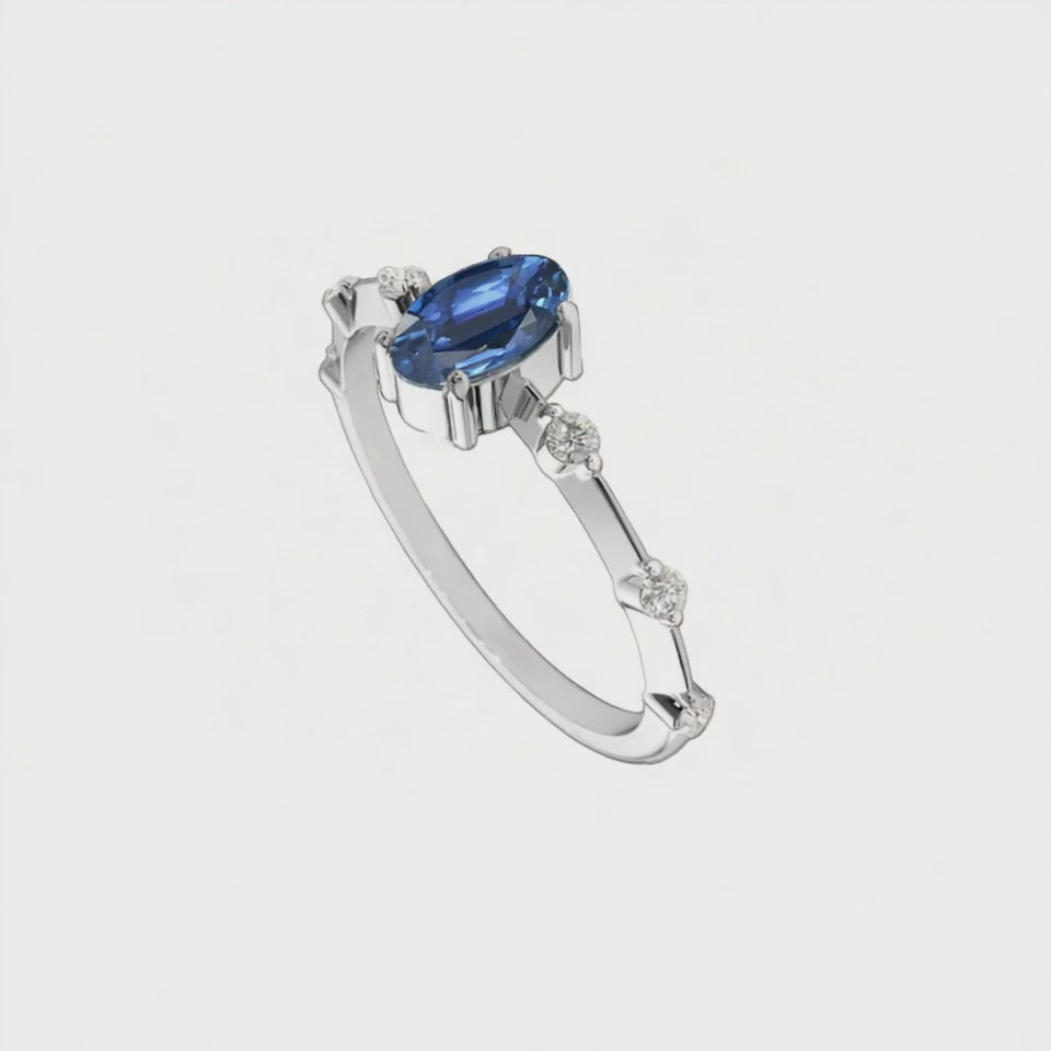 Anel Safira Oval com Diamantes, Ouro Branco - FAARWEN Azul