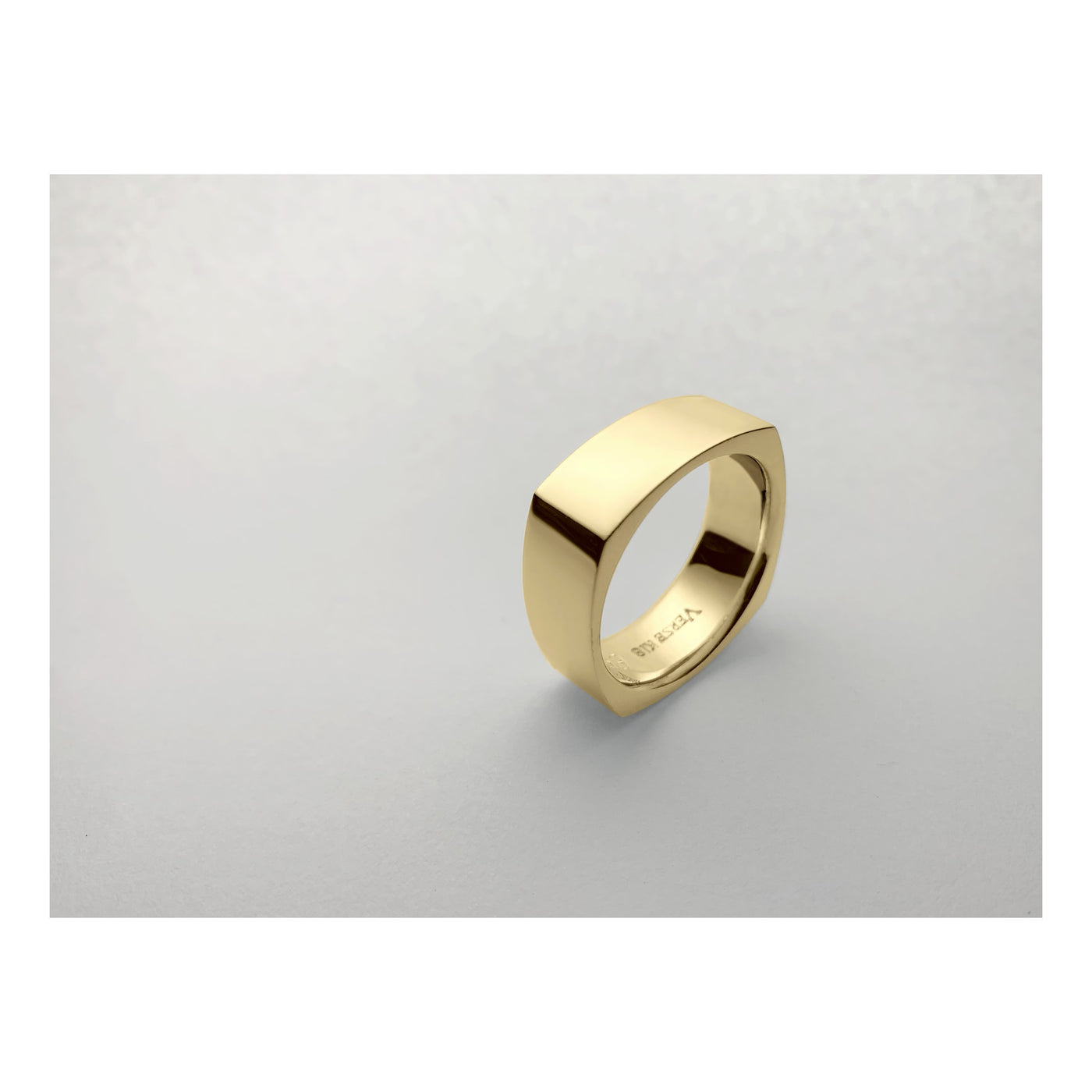 Anel Masculino Quadrado, Ouro Amarelo 8,0 mm - MADISON
